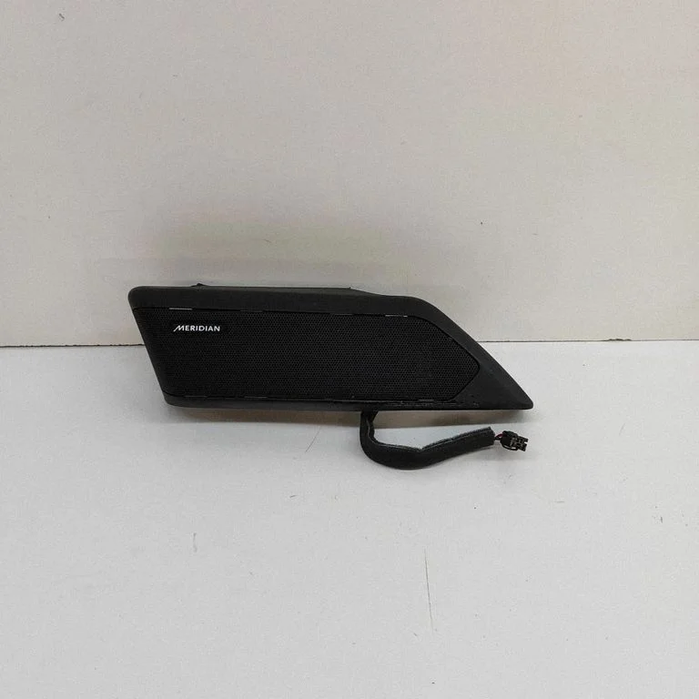 Esiukse kõlar(id) M8E2209A29AD