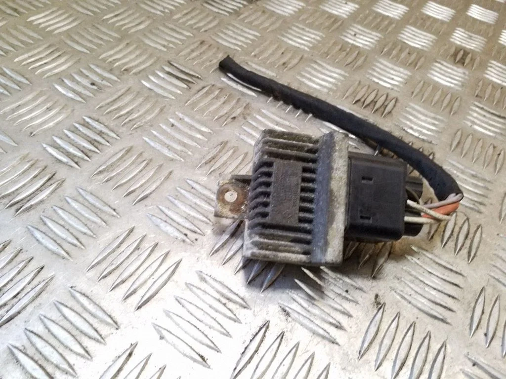Glow plug pre-heat relay – Renault Espace IV (2002-2014)