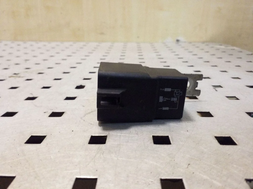 Glow plug pre-heat relay 94VG14N089F1B