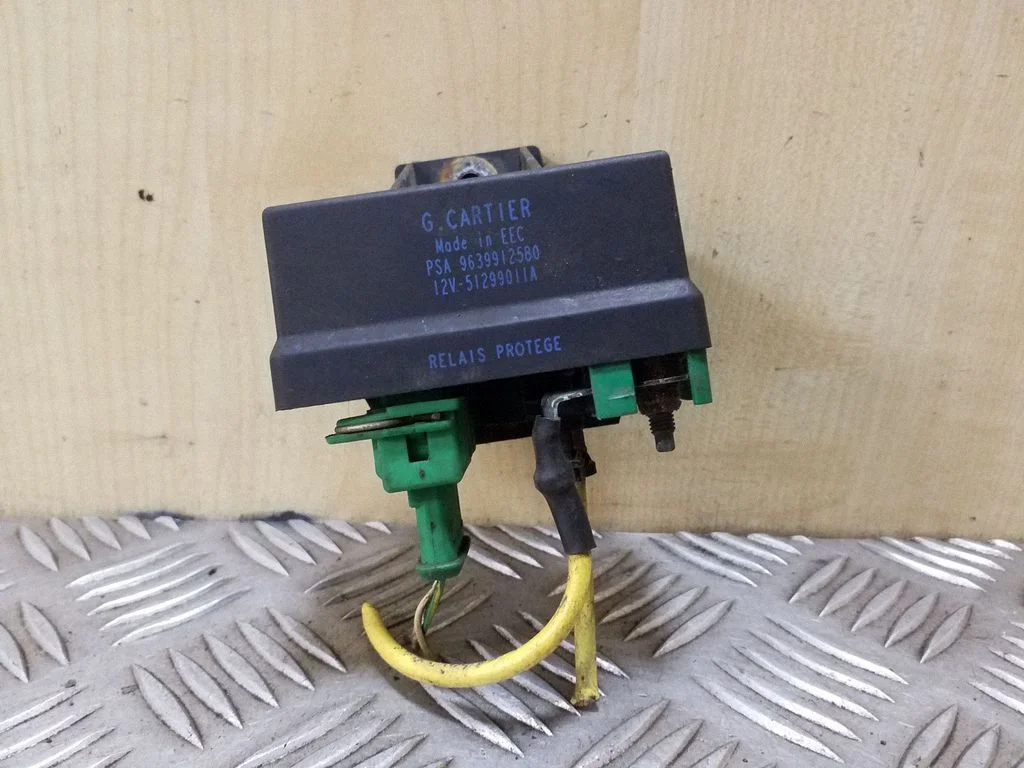 Glow plug pre-heat relay 9639912580