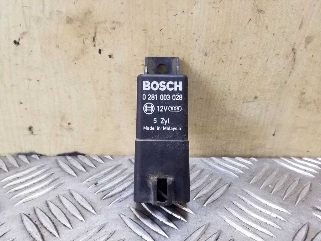 Glow plug pre-heat relay 0281003028