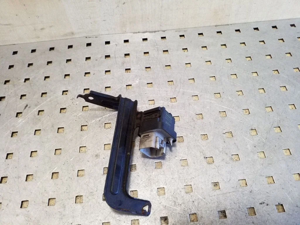 Glow plug pre-heat relay 2861067010