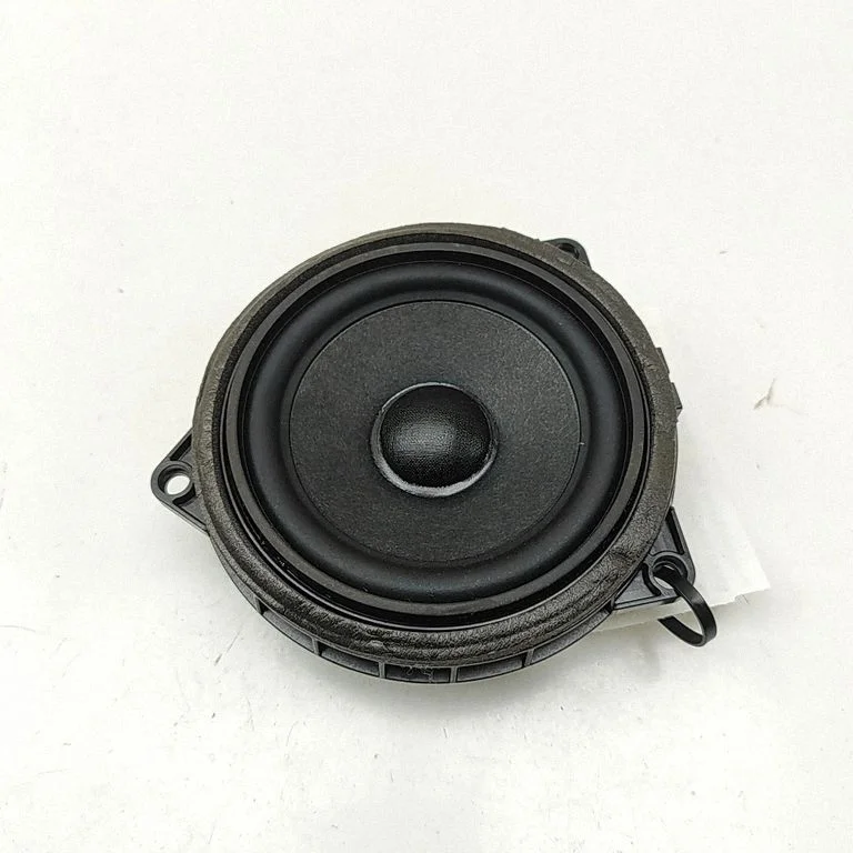 Skaļrunis (-ņi) priekšējās durvīs 2622469
