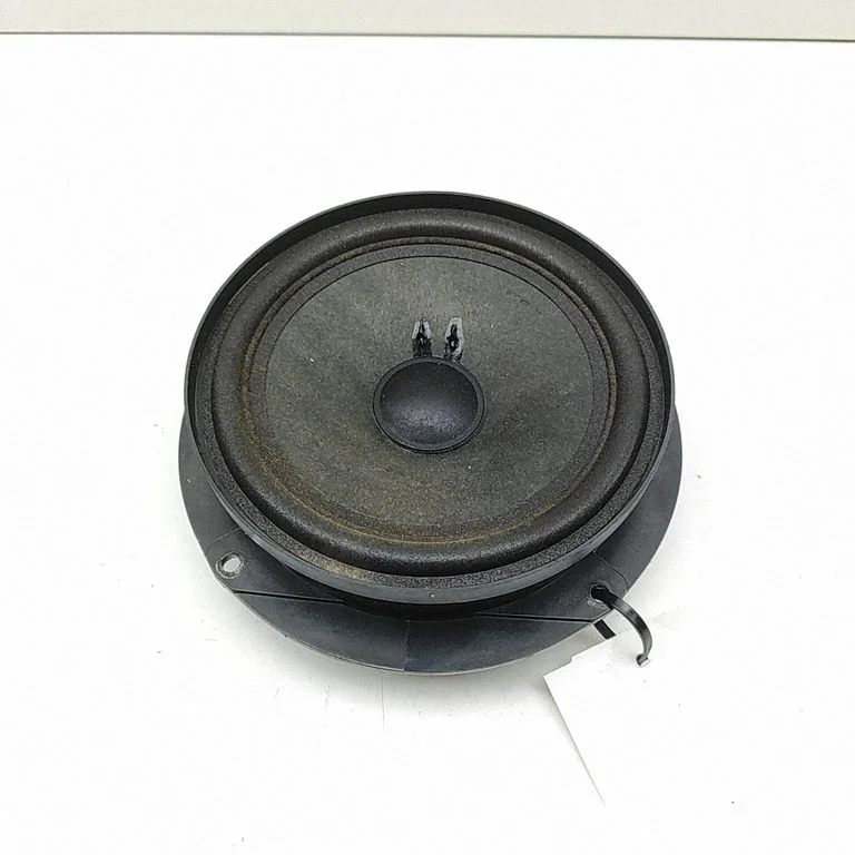 Skaļrunis (-ņi) priekšējās durvīs 2H0035453C
