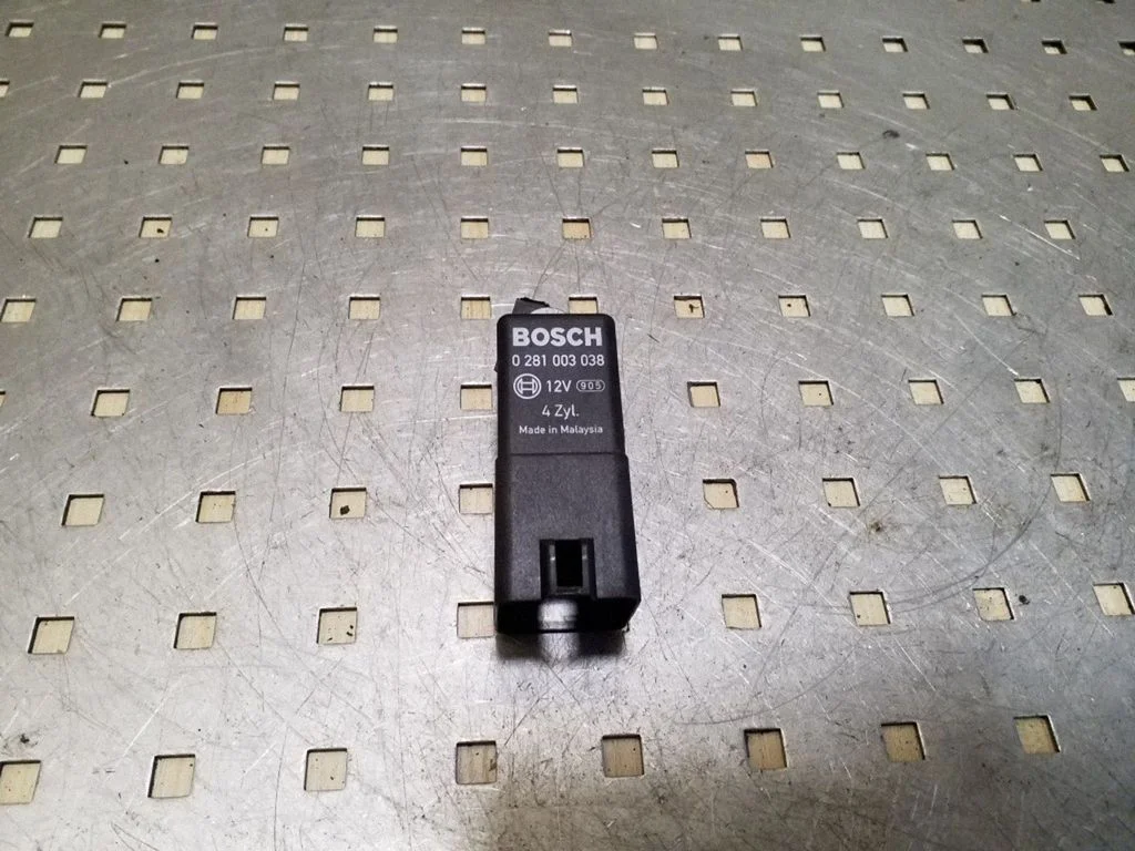 Glow plug pre-heat relay 0281003038