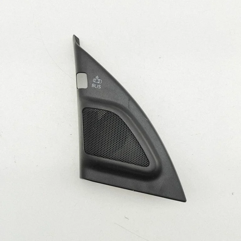 Skaļrunis (-ņi) priekšējās durvīs 30781067