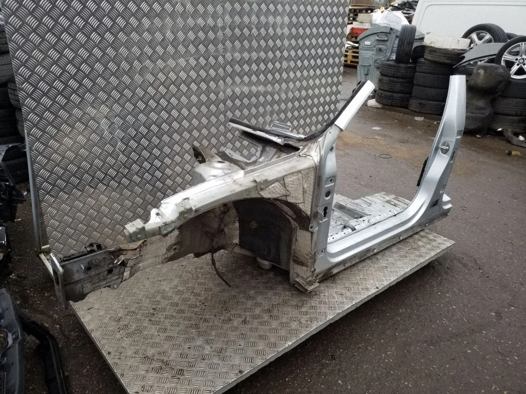 Front quarter panel – left
