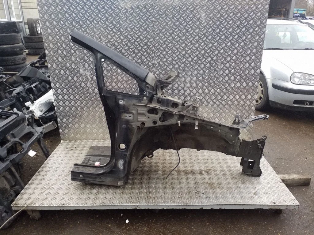 Front quarter panel – right