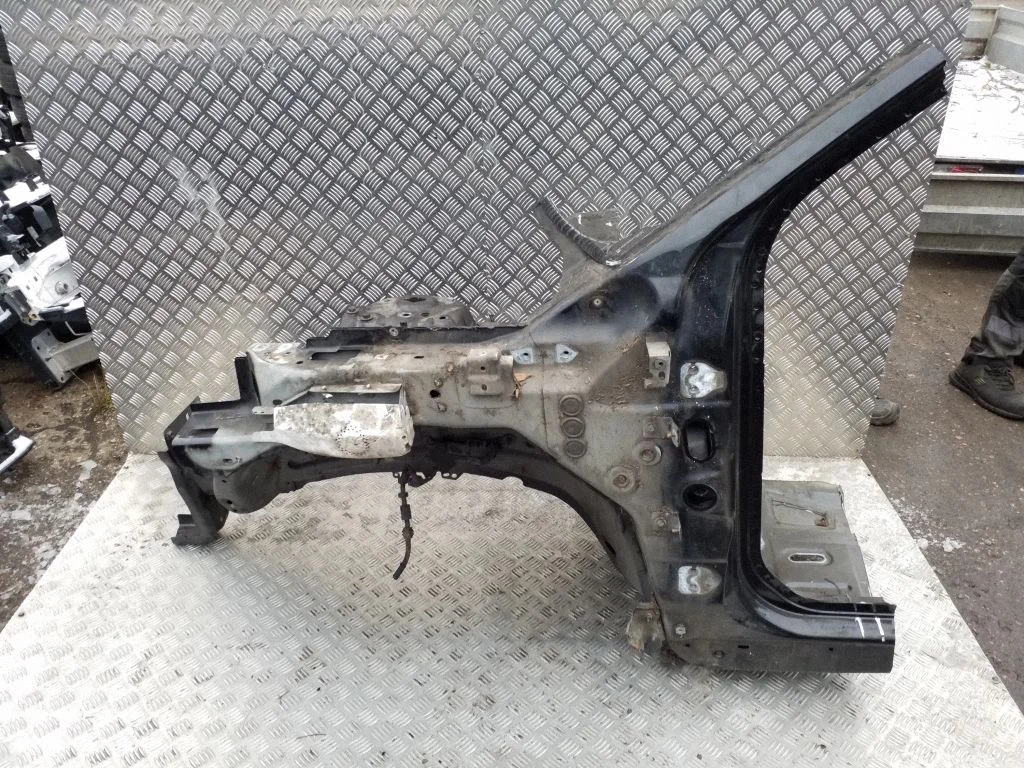Esimene küljepaneel – Land Rover Evoque I (2011-2018)