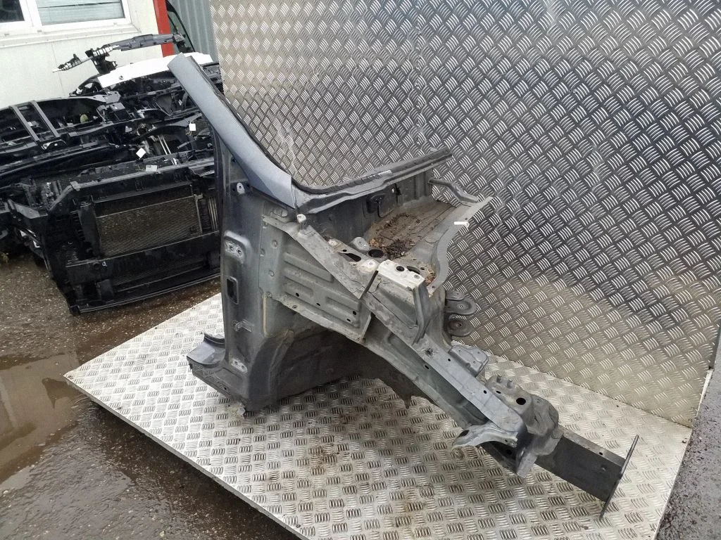 Front quarter panel – left