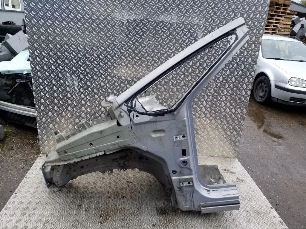 Front quarter panel – left