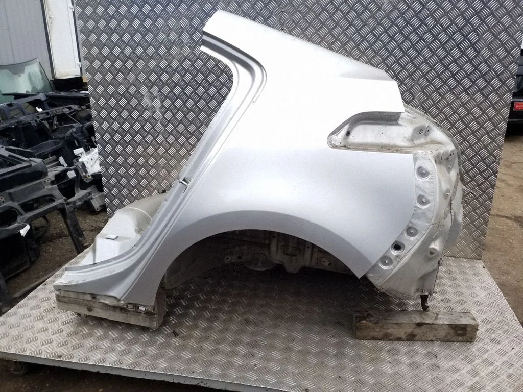 Tagumine küljepaneel – Opel Ampera (2011-), vasak