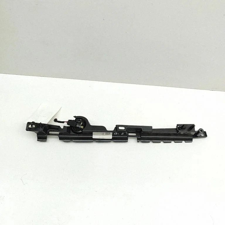 Skaļrunis (-ņi) priekšējās durvīs 6700346170
