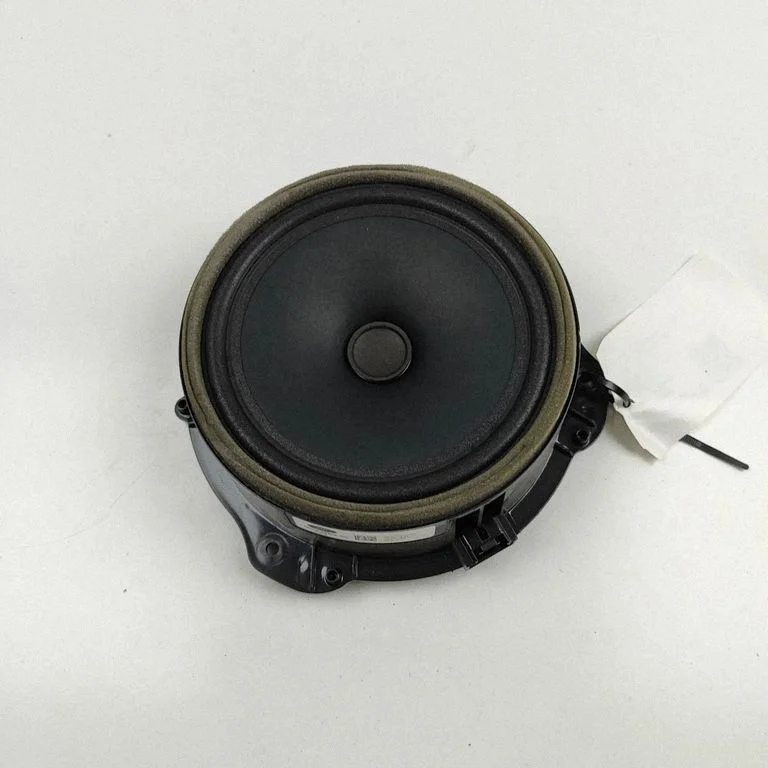 Skaļrunis (-ņi) priekšējās durvīs 430407770754