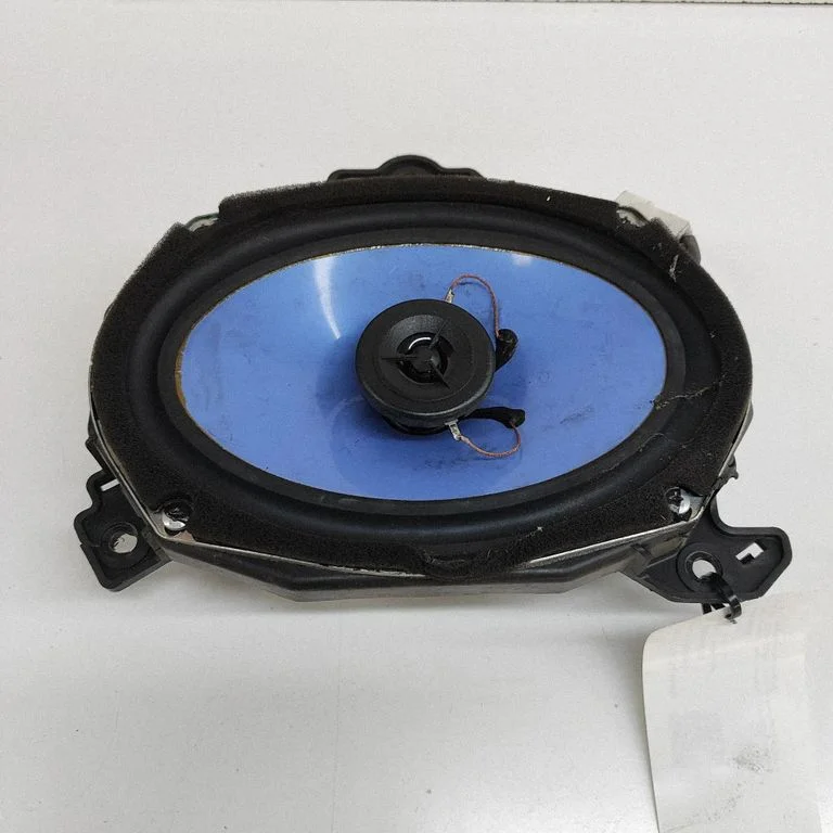 Skaļrunis (-ņi) priekšējās durvīs 963504D150