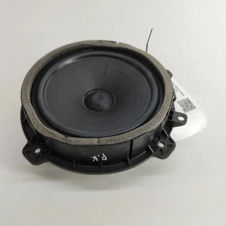 Skaļrunis (-ņi) priekšējās durvīs 96330N7000