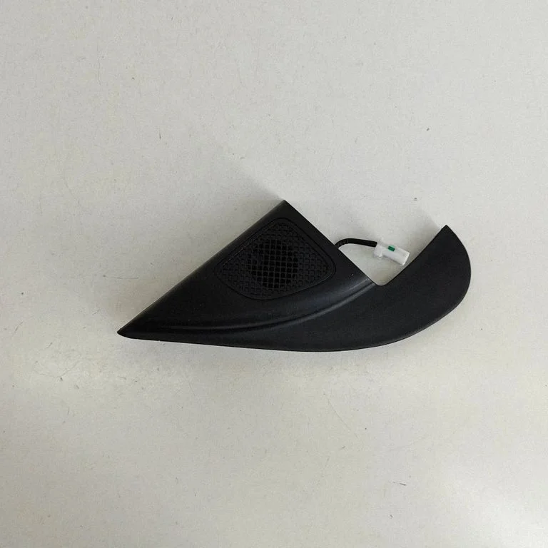 Skaļrunis (-ņi) priekšējās durvīs 87660N7000