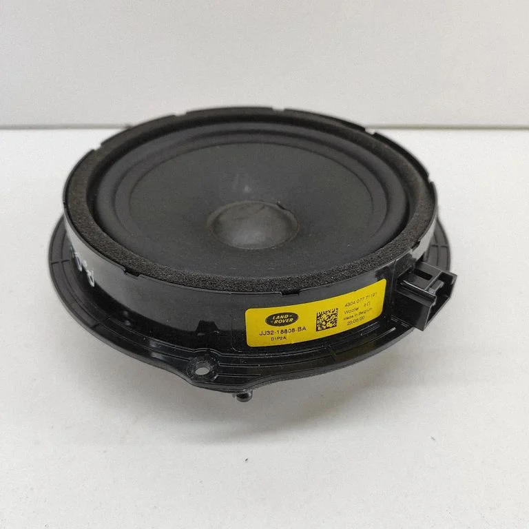 Skaļrunis (-ņi) priekšējās durvīs JJ3218808BA