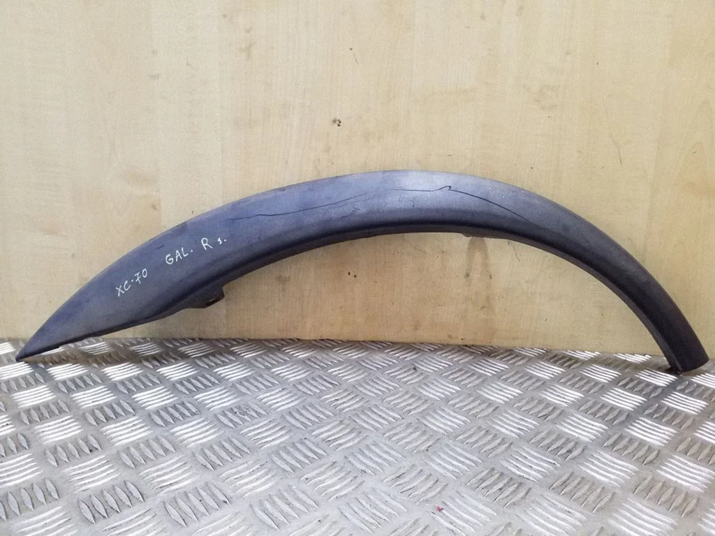 Rear arch trim 8620134