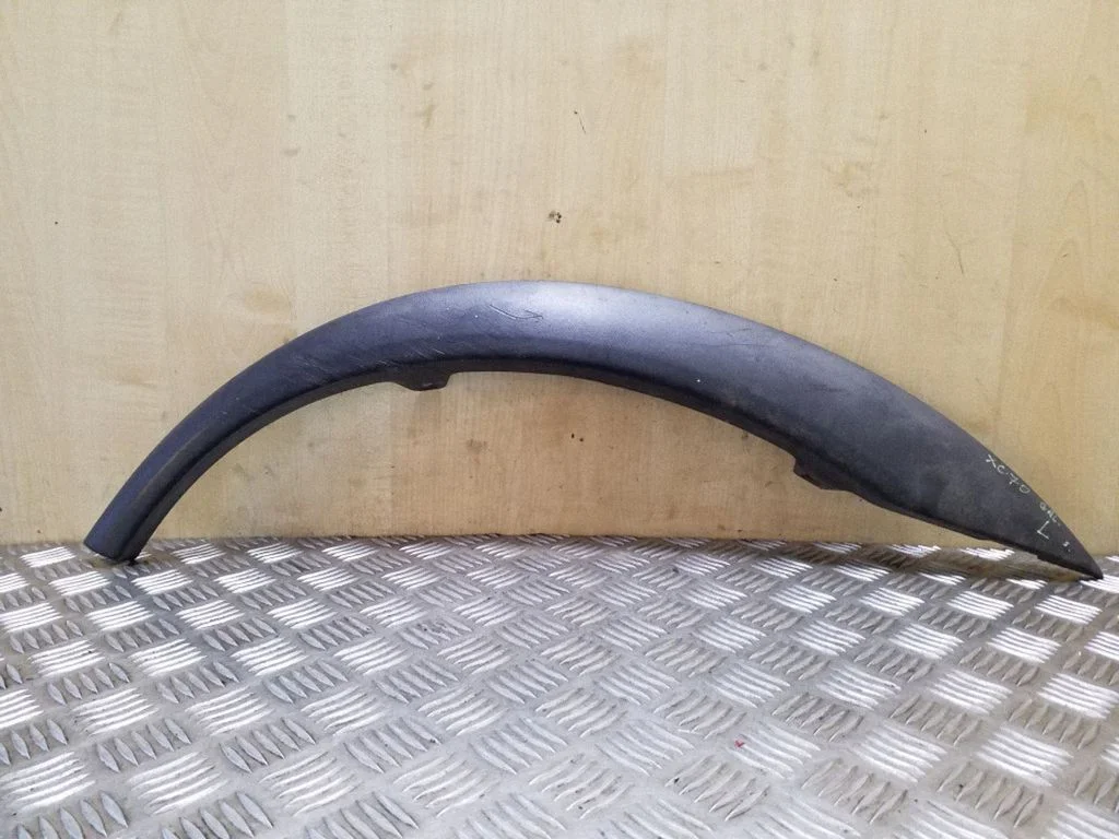 Rear arch trim 9190879