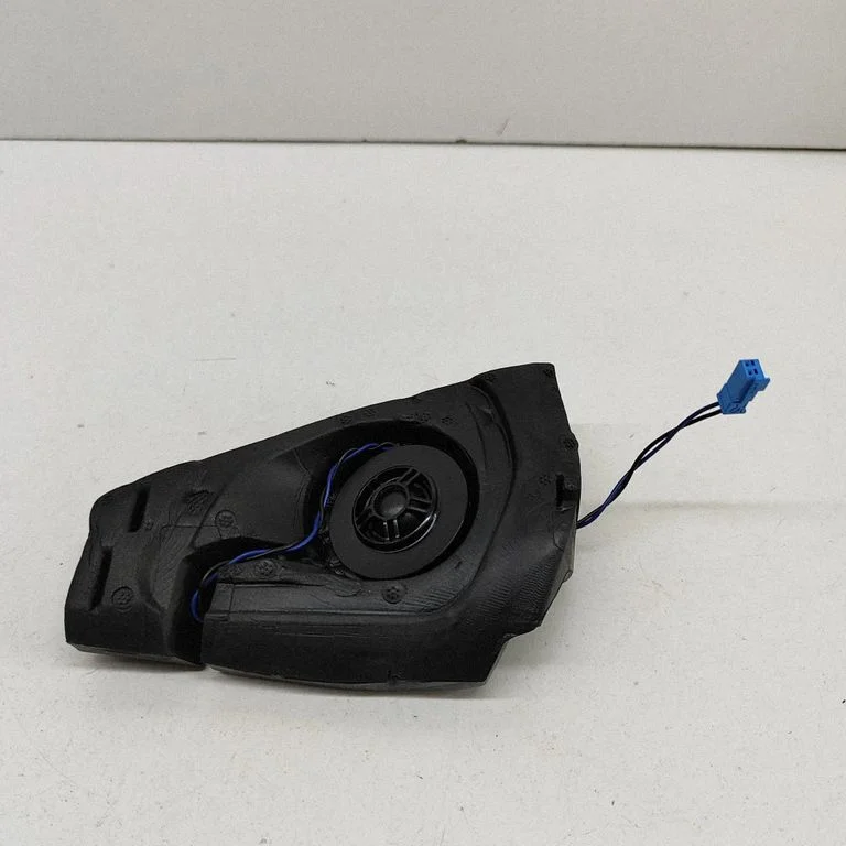 Skaļrunis (-ņi) priekšējās durvīs – BMW 3. sērija G20 G21 (2019-)