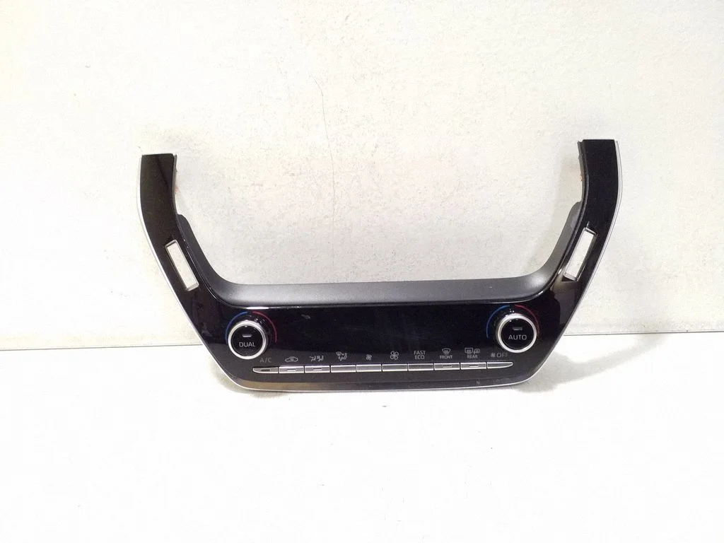 Panel sterowania klimatyzacją / nawiewem – Toyota Corolla E210 E21 (2018-)