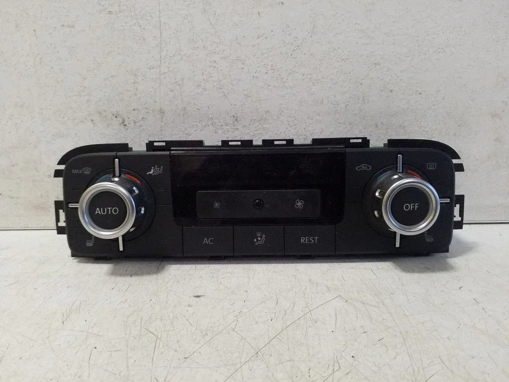 Kliimaseadme/kütte juhtplokk (salongis) – Volkswagen Touareg II (2010-2018)