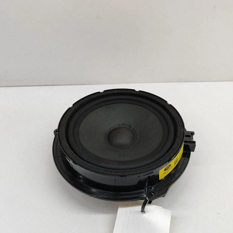 Skaļrunis (-ņi) priekšējās durvīs JJ3218808BA