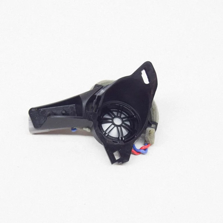 Skaļrunis (-ņi) priekšējās durvīs BJ3218808AC