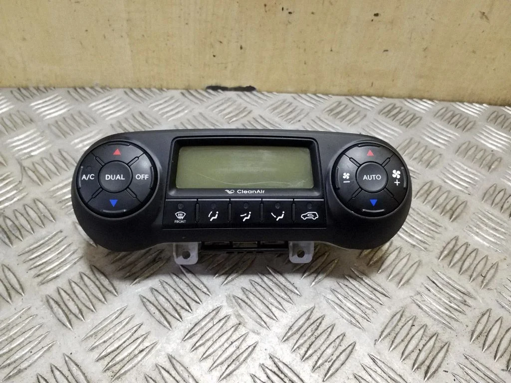 Climate control unit 972502Y601