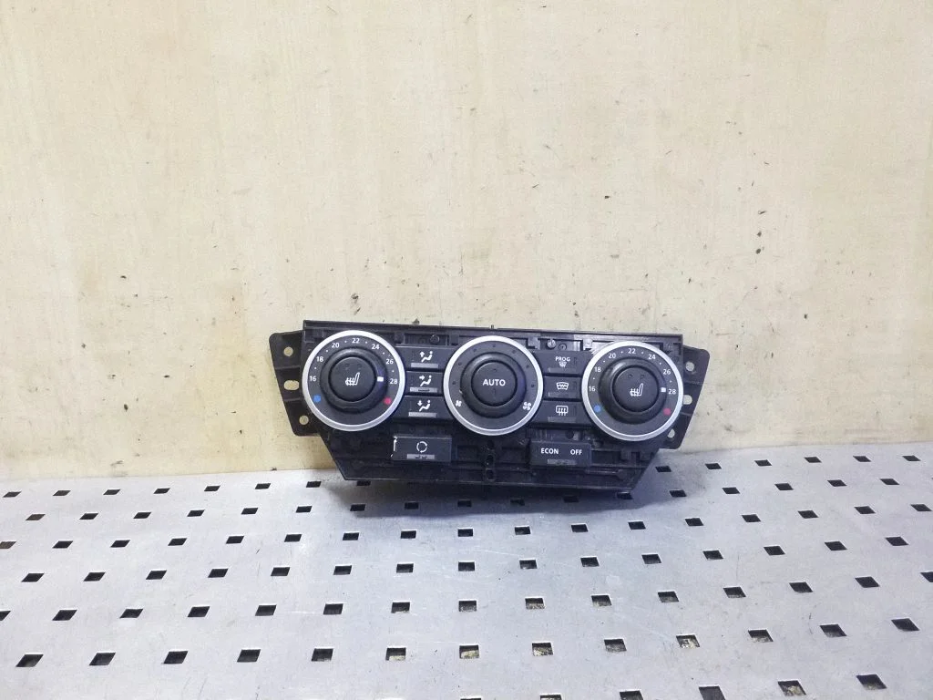 Panel sterowania klimatyzacją / nawiewem – Land Rover Freelander 2 - LR2 (2007-2016)