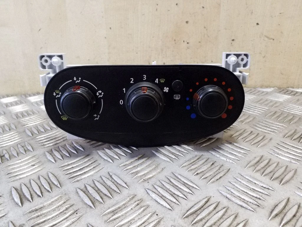 Climate control unit T1021548T