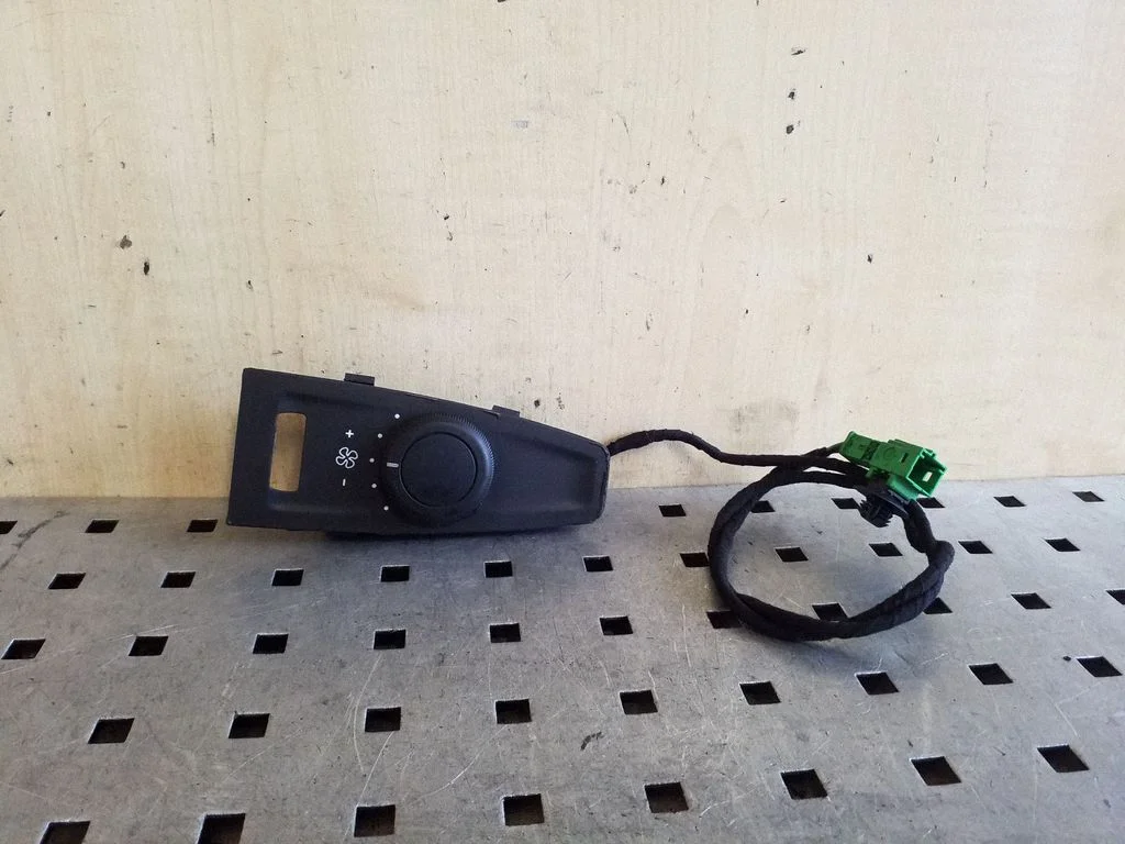 Climate control unit – Citroen C4 Grand Picasso (2013-2018)