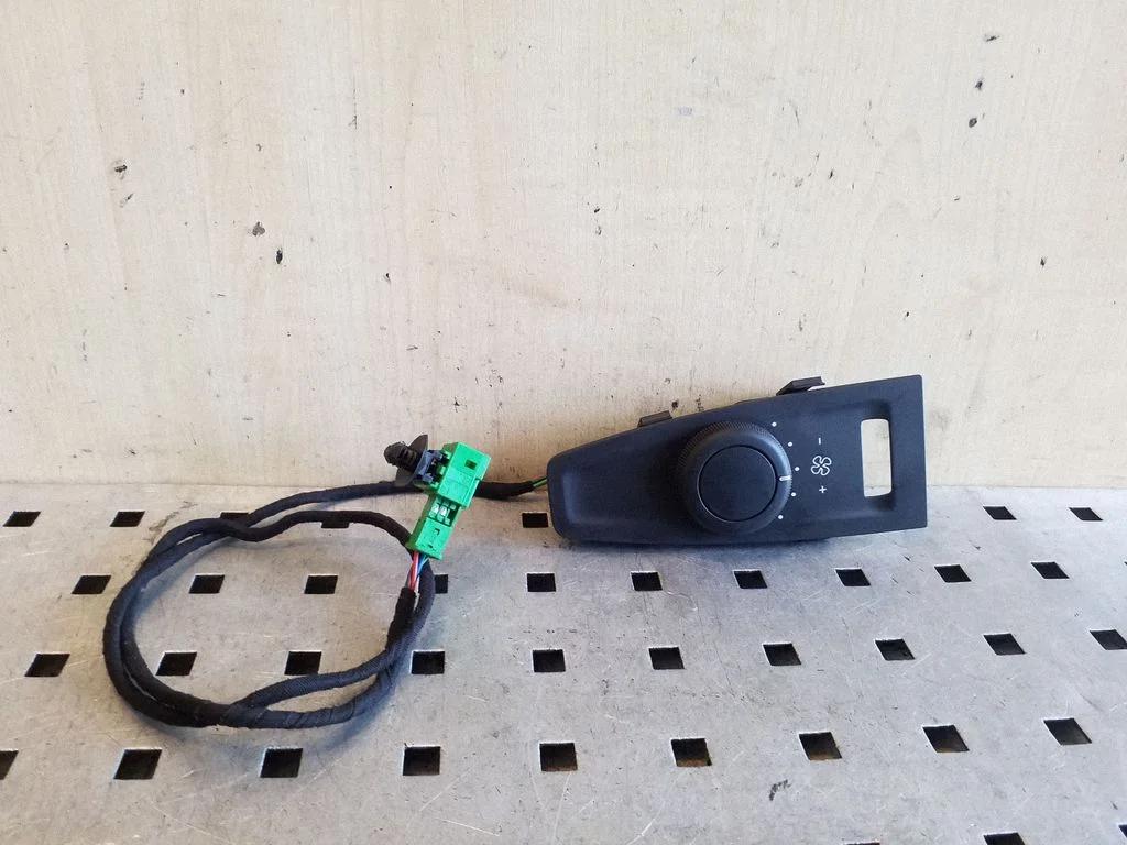 Climate control unit – Citroen C4 Grand Picasso (2013-2018)