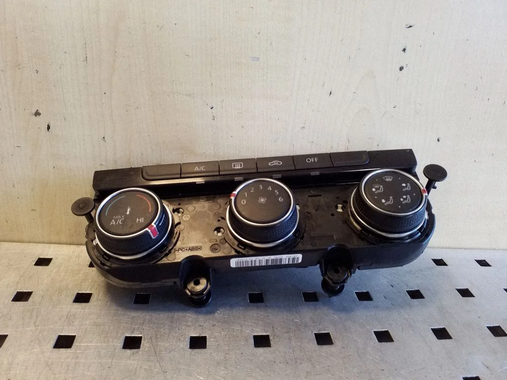 Climate control unit – Volkswagen Passat CC (2008-2016)