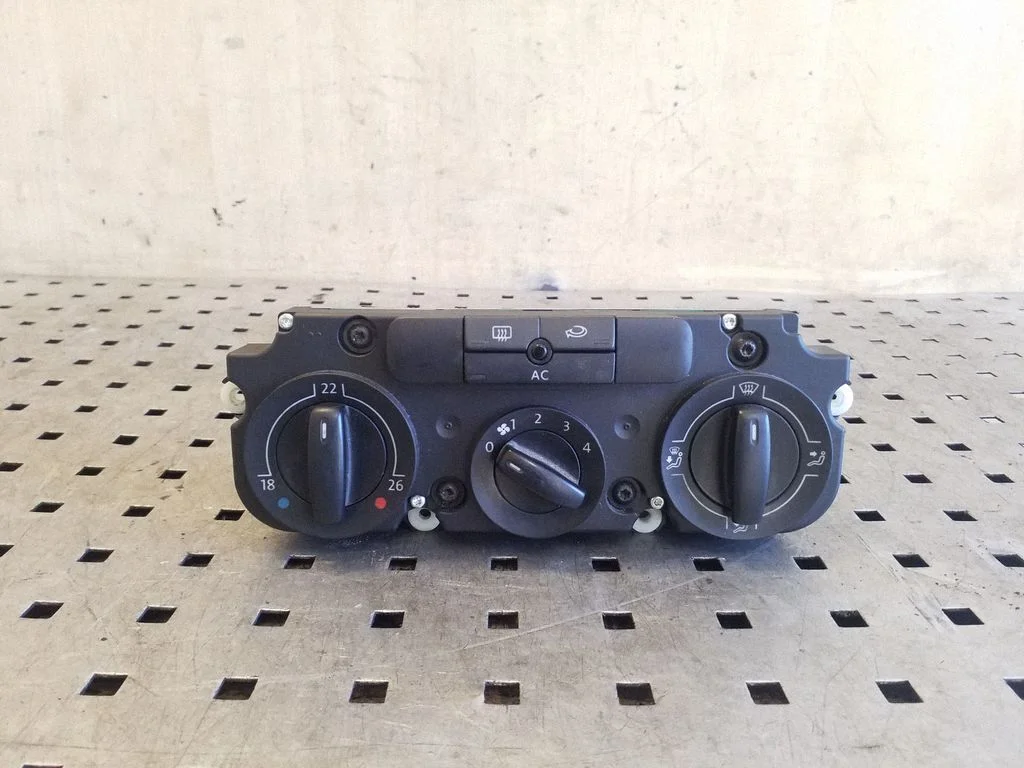 Climate control unit – Volkswagen Tiguan (2007-2016)