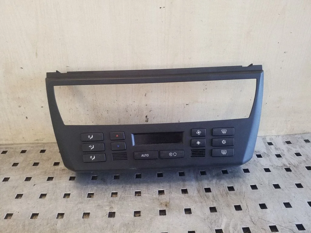 Gaisa kondicioniera/klimata/sildītāja vadības bloks (salonā) – BMW X3 E83 (2003-2010)