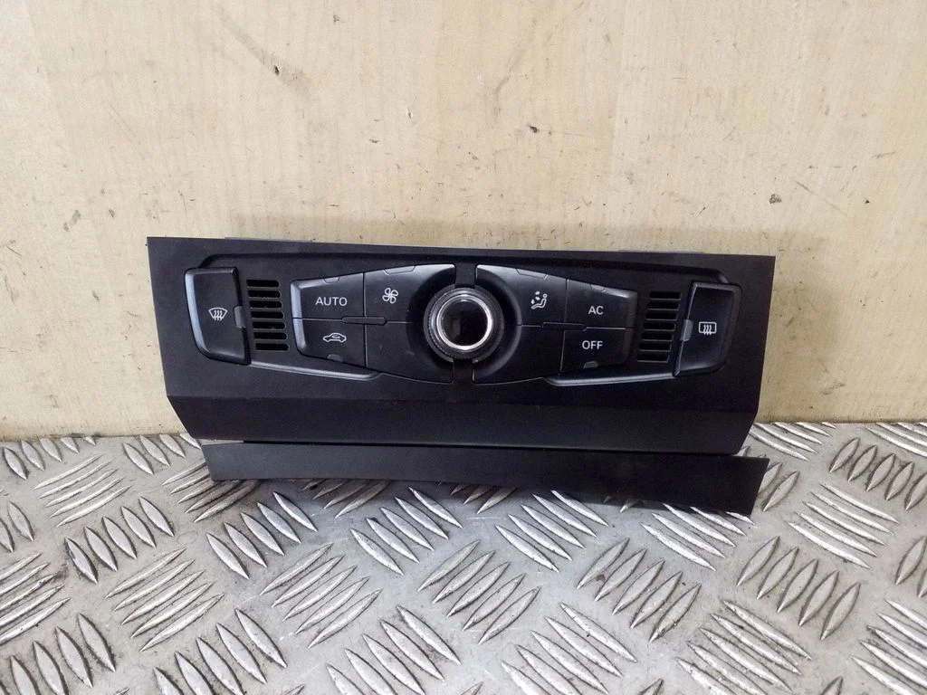 Climate control unit – Audi Q5 SQ5 8R (2008-2017)
