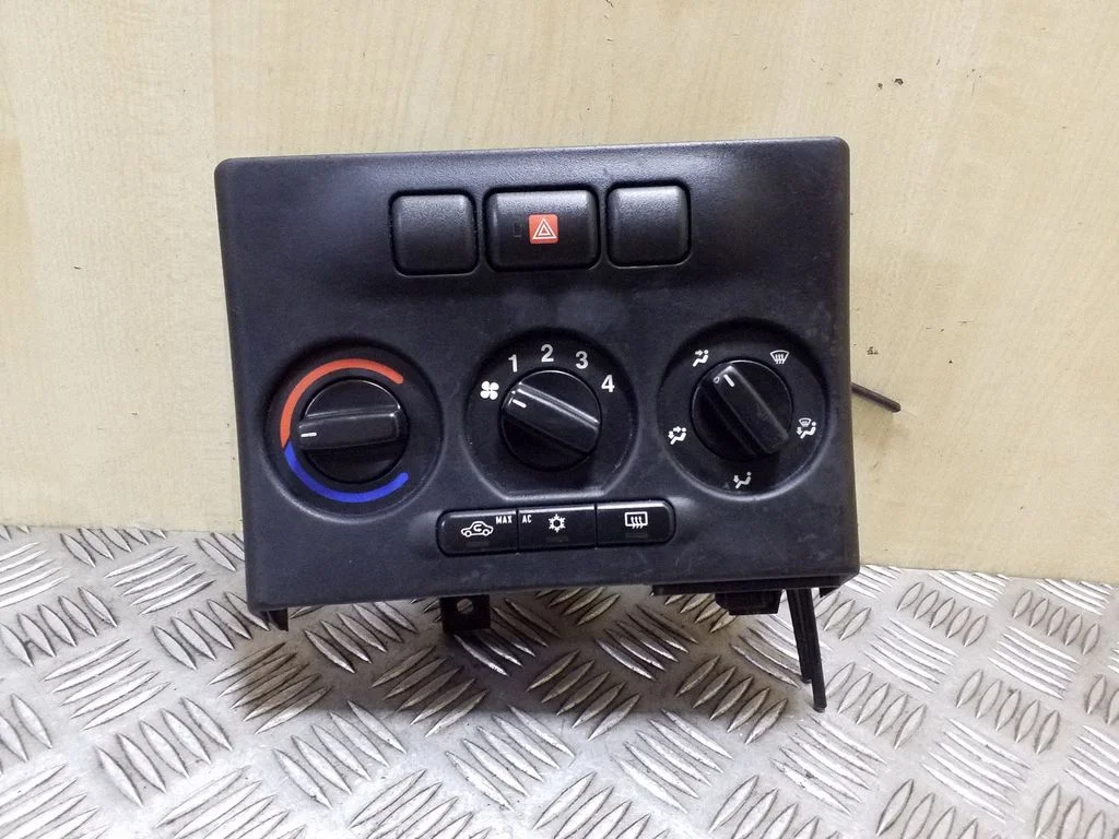 Climate control unit 024420732