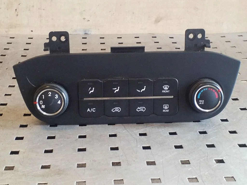 Kliimaseadme/kütte juhtplokk (salongis) – KIA Sportage (2011-2016)