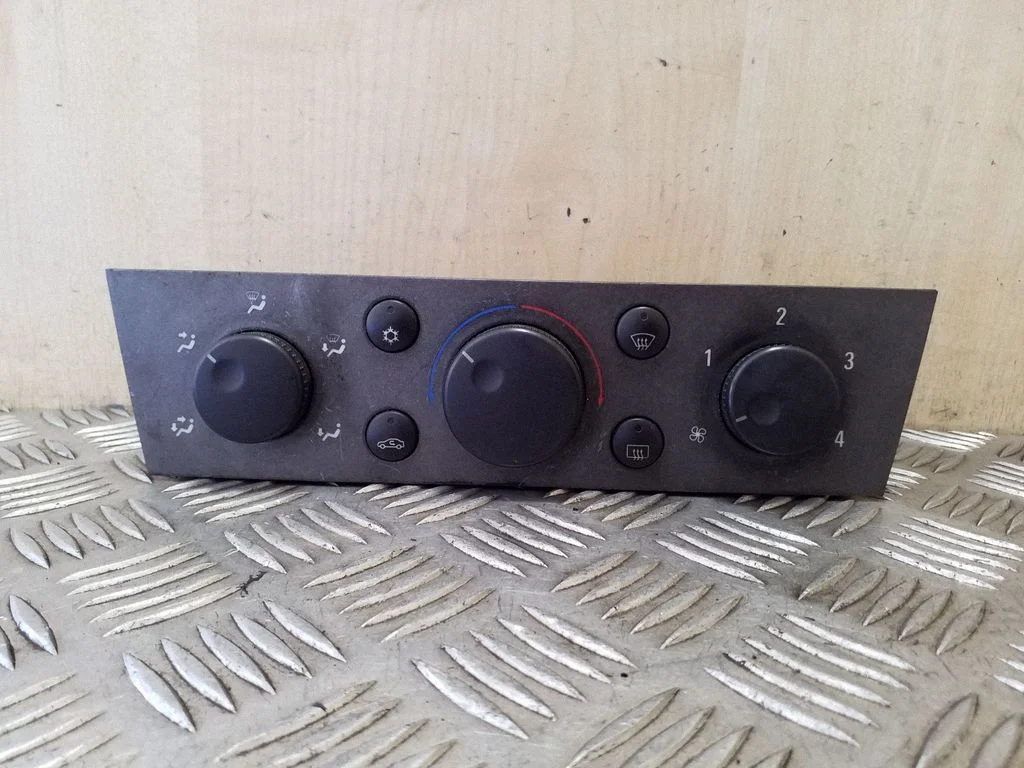 Panel sterowania klimatyzacją / nawiewem 24441228
