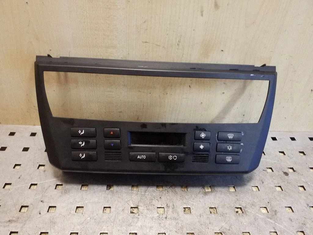 Climate control unit 64113443981