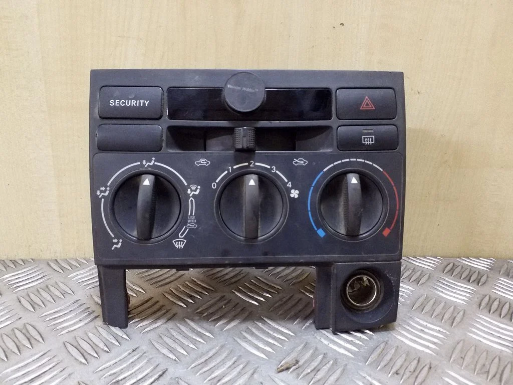 Kliimaseadme/kütte juhtplokk (salongis) – Toyota Corolla Verso E121 (2001-2004)