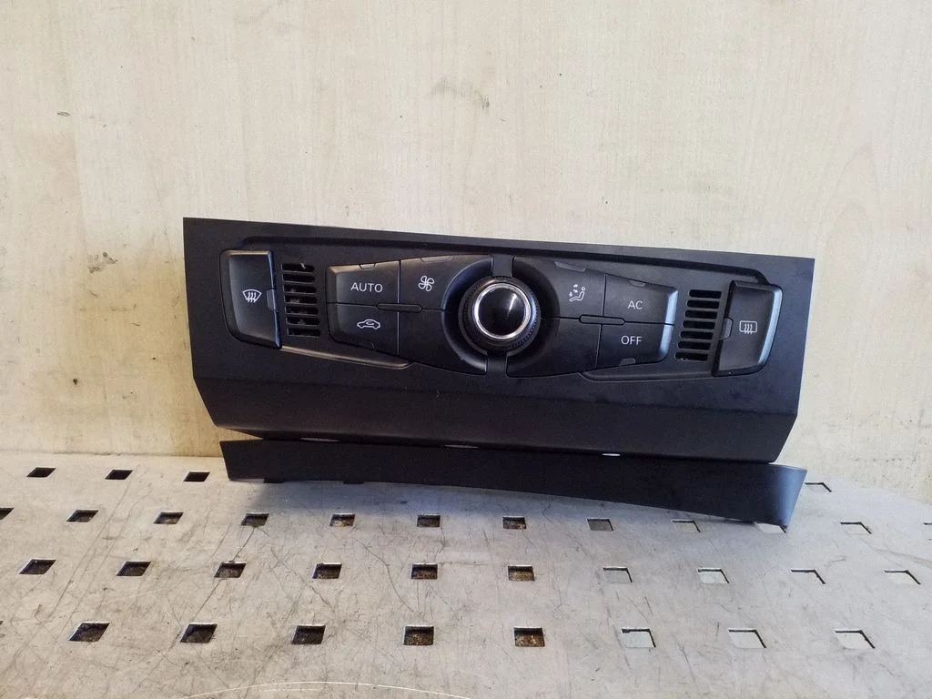Climate control unit – Audi Q5 SQ5 8R (2008-2017)