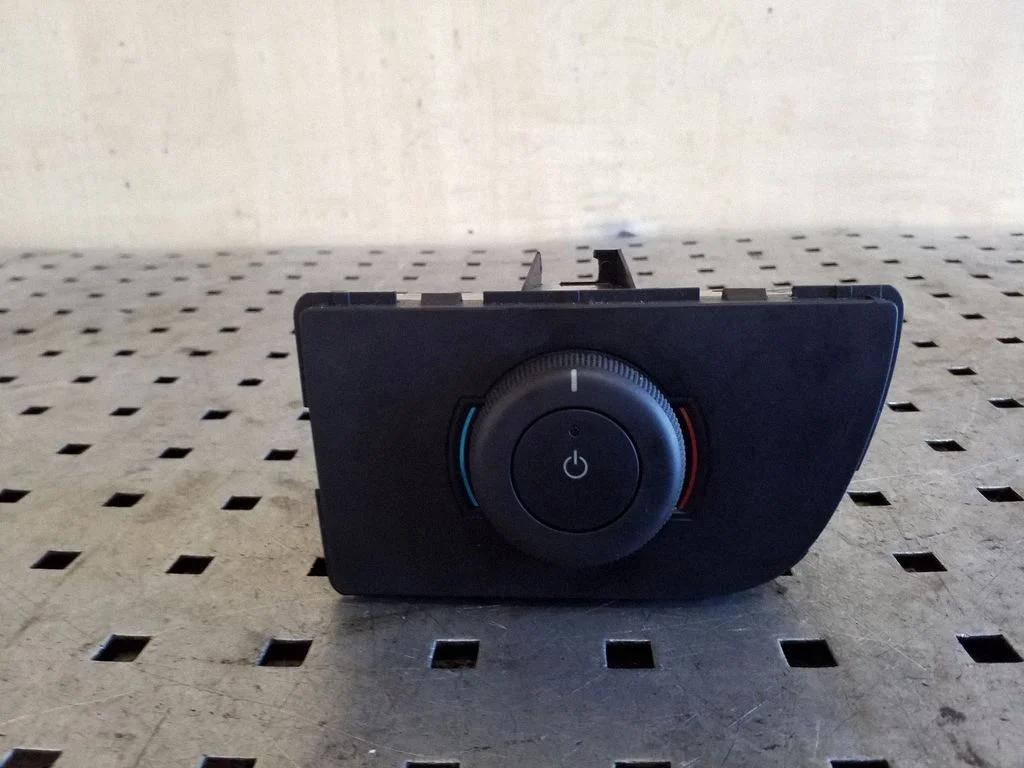 Gaisa kondicioniera/klimata/sildītāja vadības bloks (salonā) – Citroen C4 Grand Picasso (2007-2013)