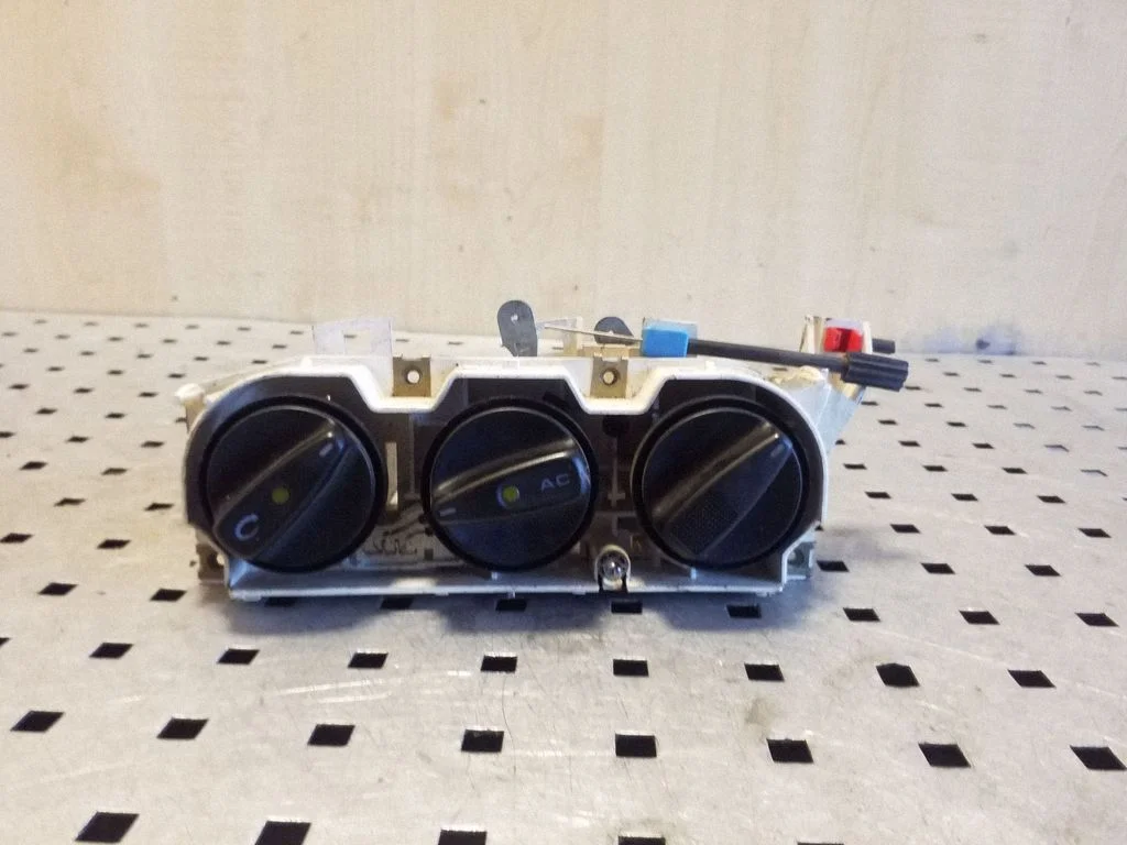 Climate control unit 95NW19156BC