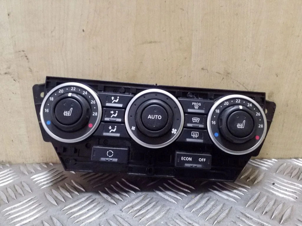 Panel sterowania klimatyzacją / nawiewem – Land Rover Freelander 2 - LR2 (2007-2016)