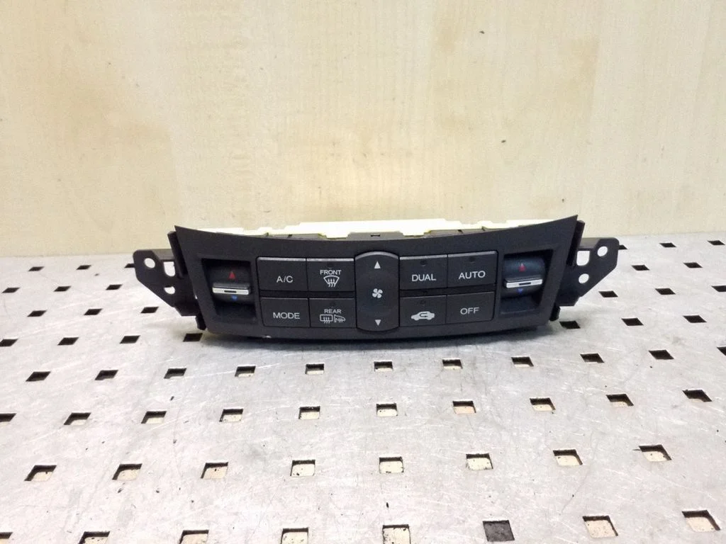 Kliimaseadme/kütte juhtplokk (salongis) – Honda Accord (2008-2016)