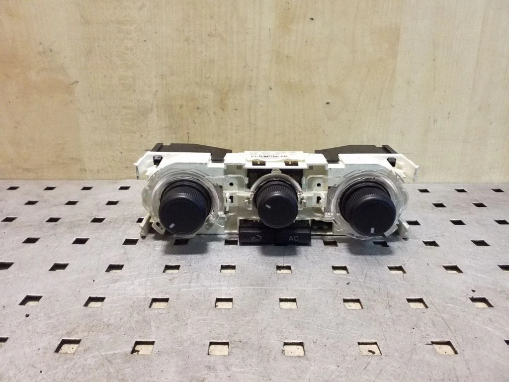Climate control unit 5J0820045