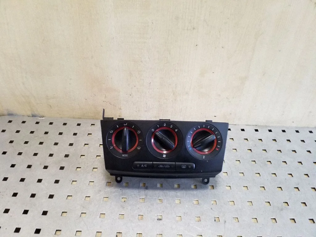 Climate control unit – Mazda 3 I (2003-2006)